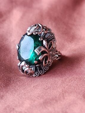 Vintage Green Emerald Gemstone Filigree Ring - Women Jewelry